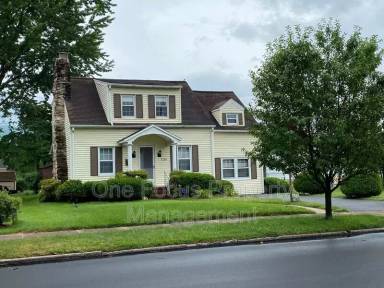 Main picture of 2216 Lincoln Dr