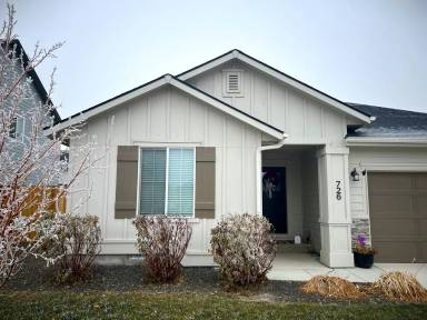 Main picture of 726 W Pin Cherry St