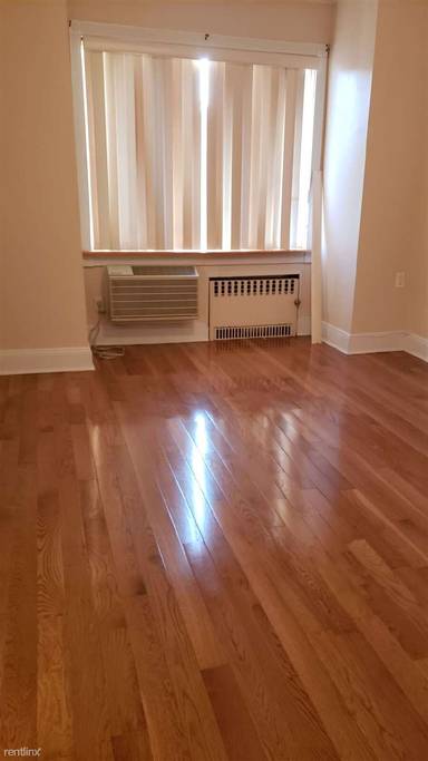 Main picture of 1860 W 8th St