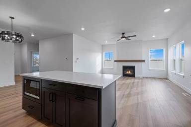 Main picture of 686 S Cutler Ave