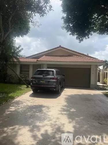 Main picture of 6316 Pond Apple Rd