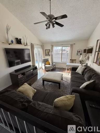 Main picture of 340 Bridge St