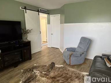 Main picture of 1307 Rickenbacker Dr