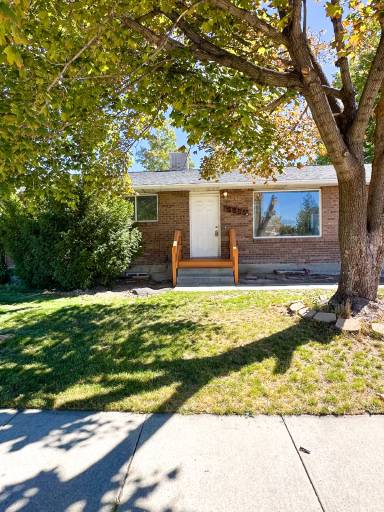 Main picture of 5333 S Peachwood Cir