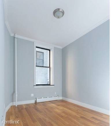 Main picture of 213 E 26th St