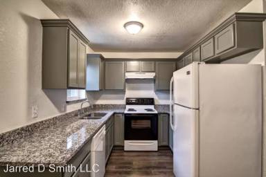 Main picture of NW OKC Tulsa Townhouses