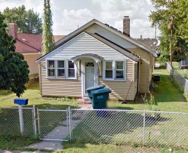 Main picture of 704 W 5th St