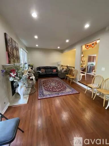 Main picture of 544 W Parkside Dr
