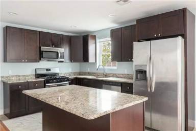 Main picture of 119 Oakland Ave