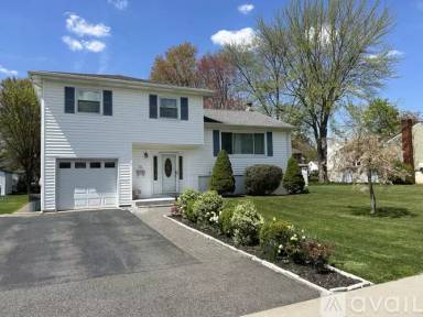 Main picture of 23 Distler Ave