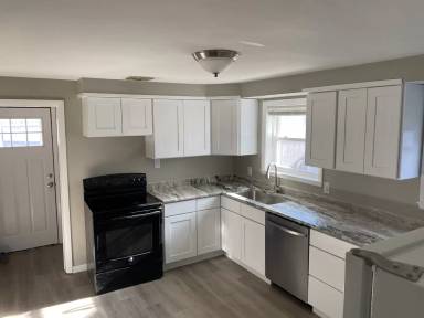Main picture of 706 N Clark St