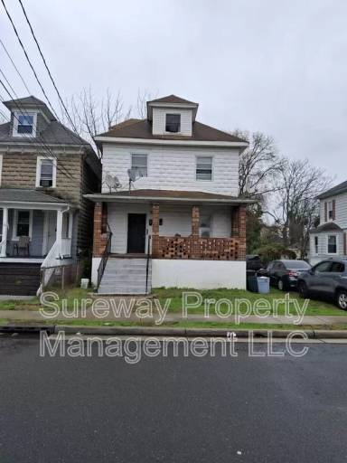 Main picture of 22 De Witt Ave