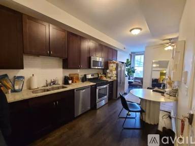 Main picture of 941 W Armitage Ave