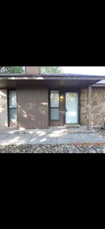 Main picture of 909 Northeast Tortoise Drive