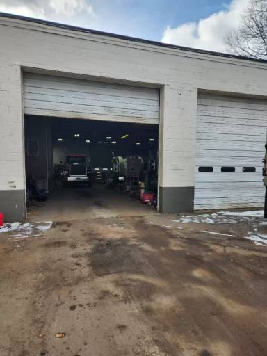 Main picture of 1 Tolland Ave