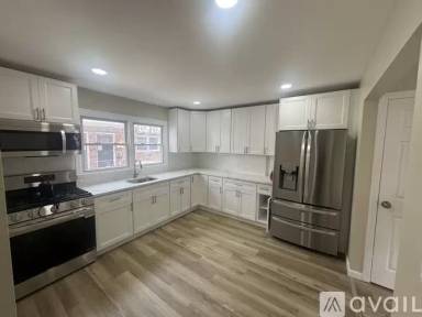 Main picture of 370 Chamberlain Ave