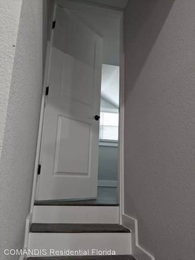 Main picture of 105 17th Ave SE