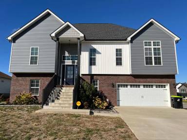 Main picture of 607 Bassett Ln