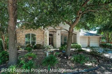 Main picture of 2102 Spotted Owl Cir