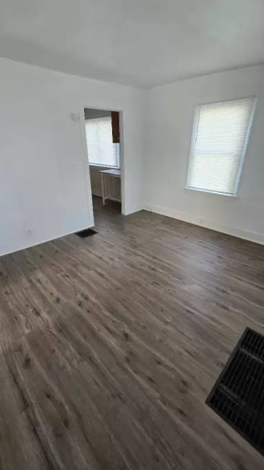 Main picture of 1104 Monroe Street - 3