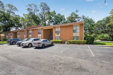 Main picture of Creeks Edge Condos
