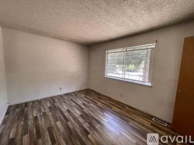 Main picture of 7328 Franklin Blvd