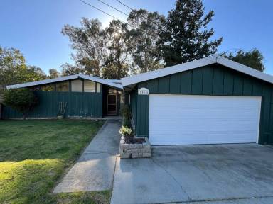 Main picture of 3113 Bridle Dr