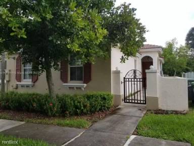 Main picture of 2246 NE 42nd Cir