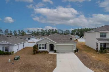 Main picture of 49 Hickory Course Ln