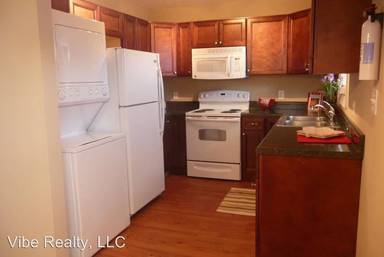 Main picture of 305 Moss Rose Ct