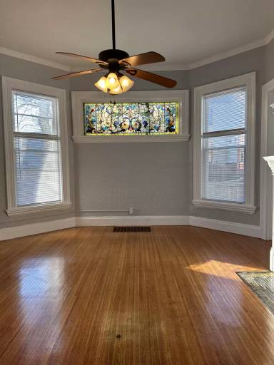 Main picture of 403 Oak St