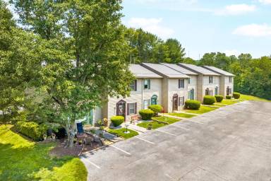 Main picture of 2637 Highway 11 W