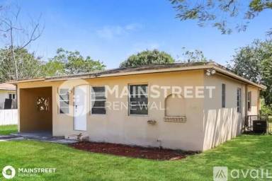 Main picture of 1548 SW 28th Ter