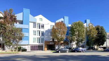 Main picture of 1930 S Beverly Glen Blvd