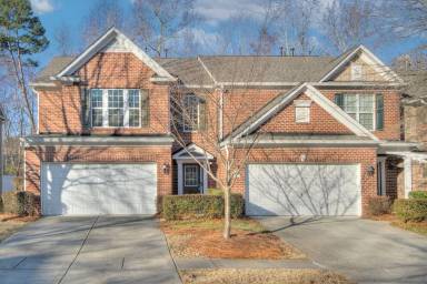 Main picture of 15330 Canmore St