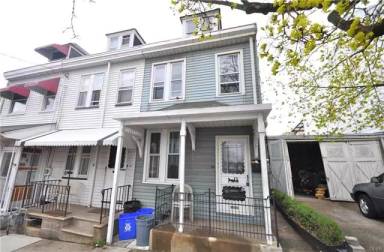 Main picture of 20 S 8th St