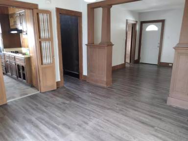 Main picture of 111 Campbell St