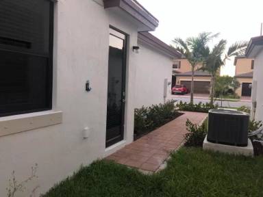 Main picture of 10583 W 35th Way