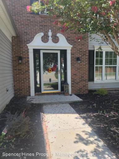 Main picture of 204 Collingsworth Ln