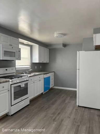 Main picture of 1783 Skyline Dr