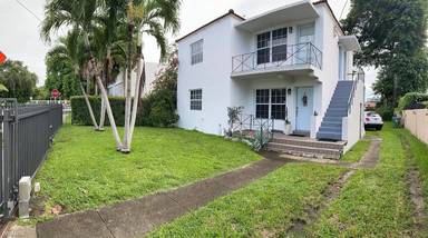 Main picture of 2440 SW 16th Ave