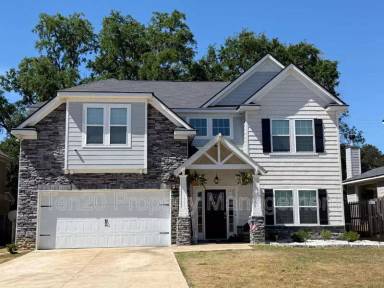Main picture of 106 White Oak Pl