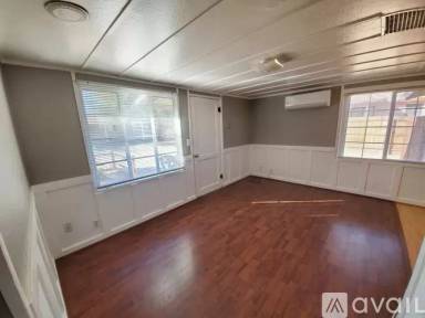 Main picture of 320 Cavaness Ave