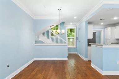 Main picture of Twelve Oaks