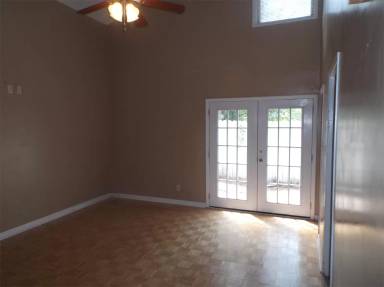 Main picture of 9 Crestwood Cir
