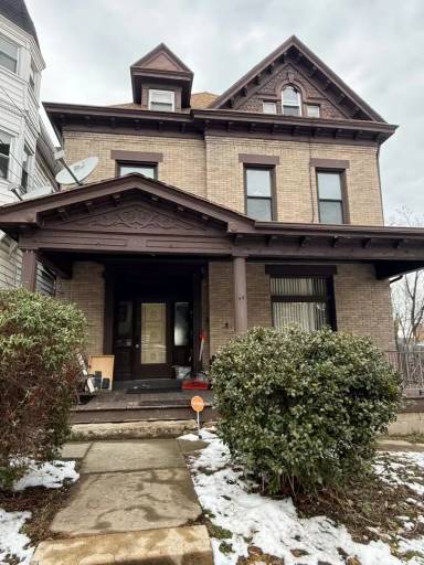 Main picture of 2405 Jenny Lind St