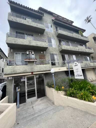 Main picture of 509 S Hobart Blvd