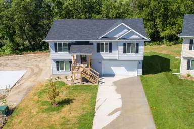 Main picture of 886 Summit Ct