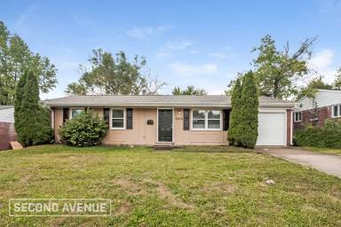 Main picture of 2049 Roosevelt Ave