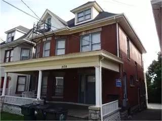 Main picture of 209 E Maxwell St